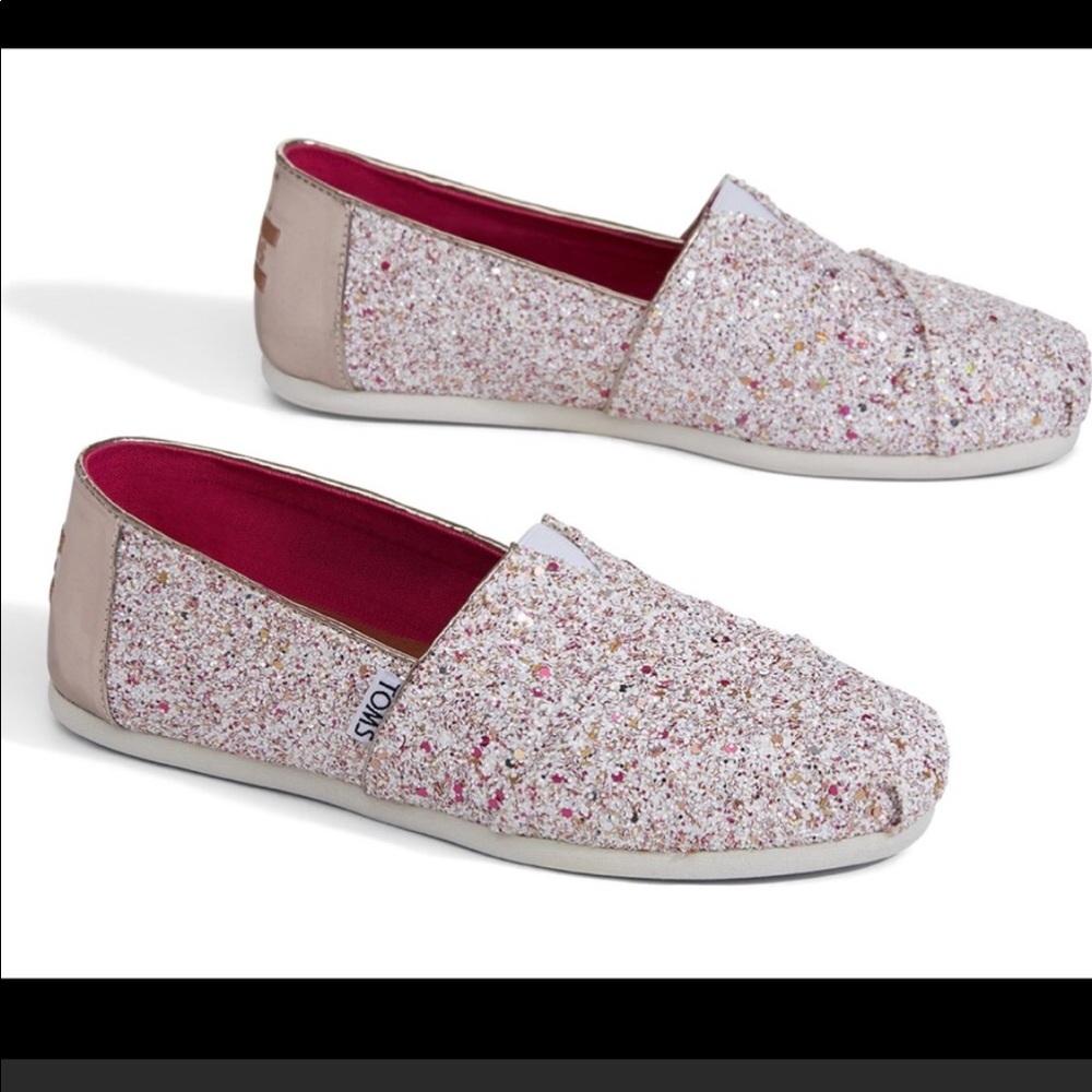 TOMS rare candy cane party edition💕